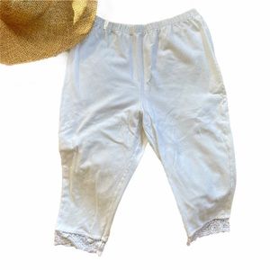 Roamans White Capri Leggings with Lace Trim Size L